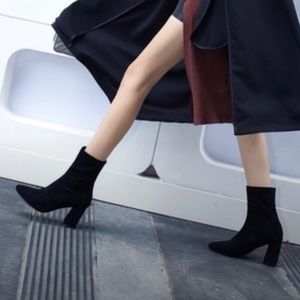 Block Heel Black Boot Size 6